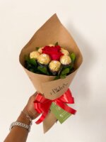 Buquê com 1 Rosa Vermelha e Chocolates Ferrero Rocher - Imagem 2
