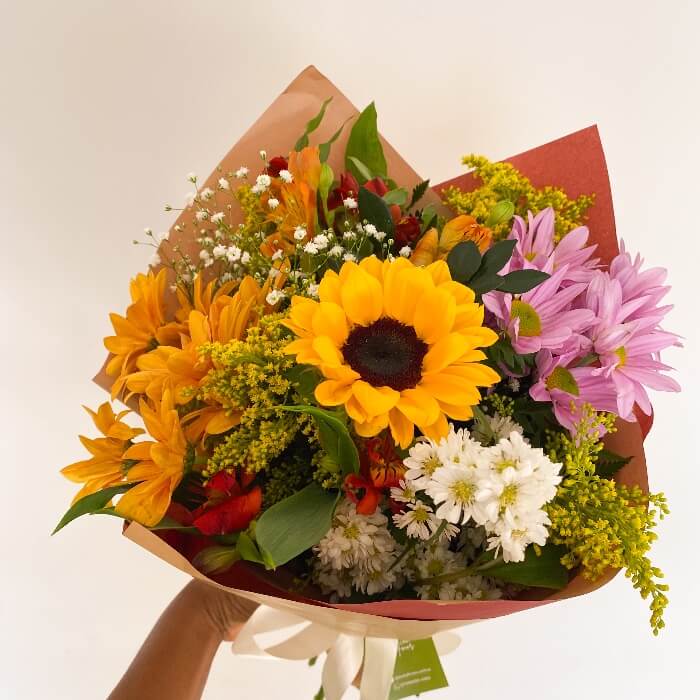 2037fb1aIMG_9309 Buquê de flores para presente - Imagem 1