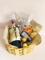 Cesta de vinho e queijo para presente