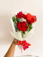 Buquê com 2 rosas vermelhas