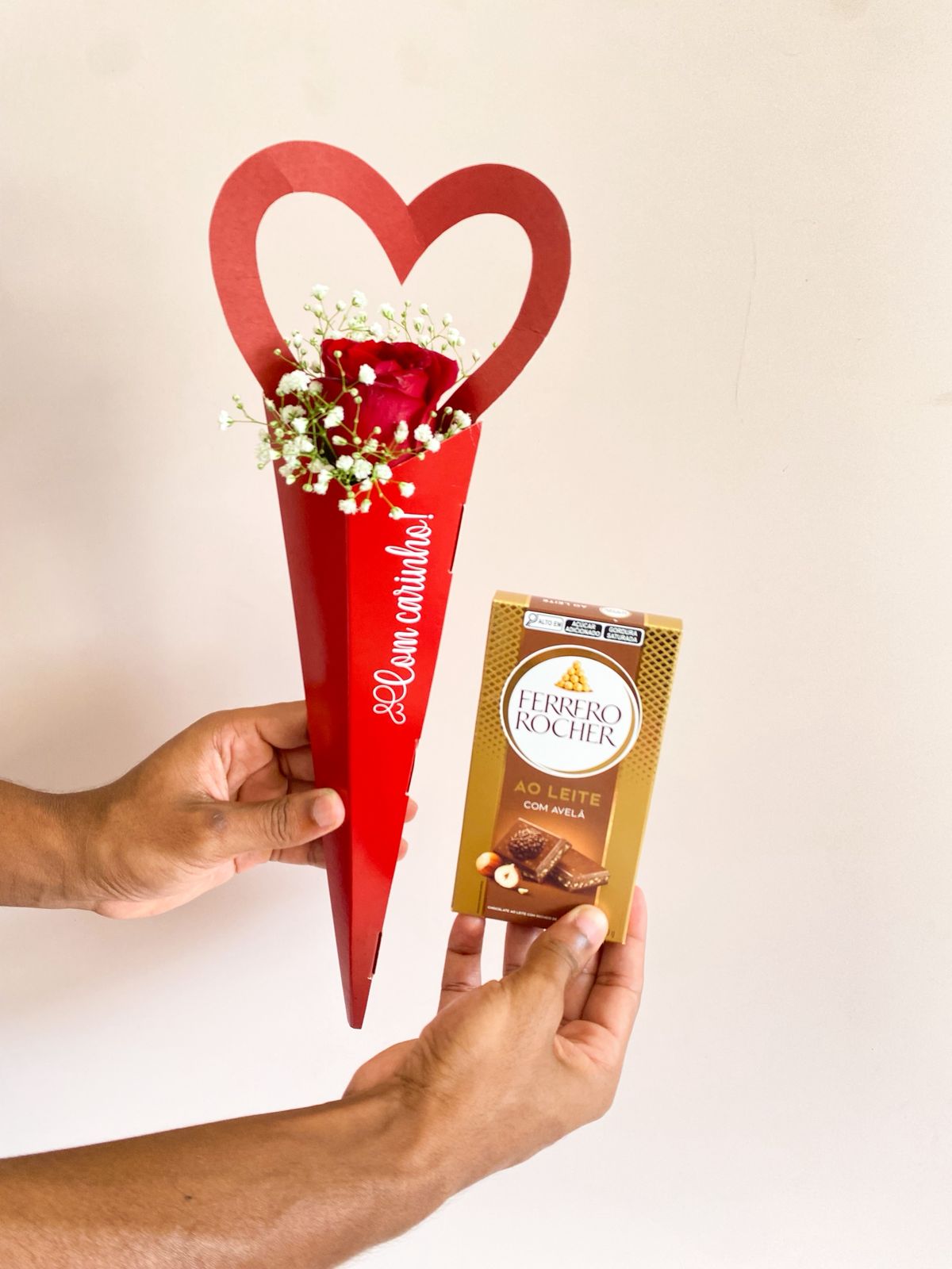 sdfddfgrgtr Cone de Coração com Rosa e Ferrero Rocher - Imagem 1