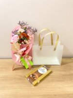 Card com Flores e Chocolate
